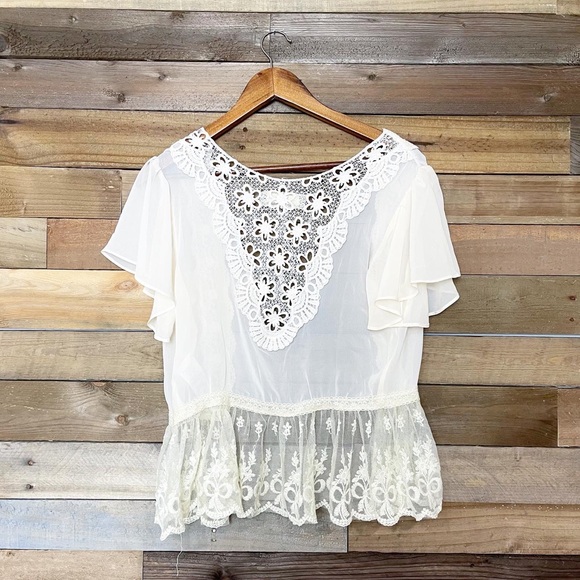 A’reve Cream Lace Short Sleeve Cardigan - SMALL - Picture 2 of 4